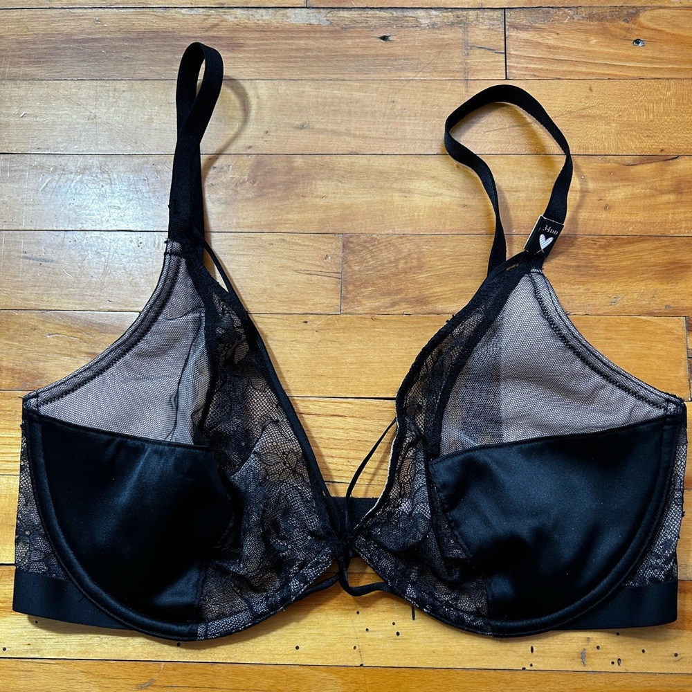 2/50$ 🖤 Victoria’s Secret plunge bra